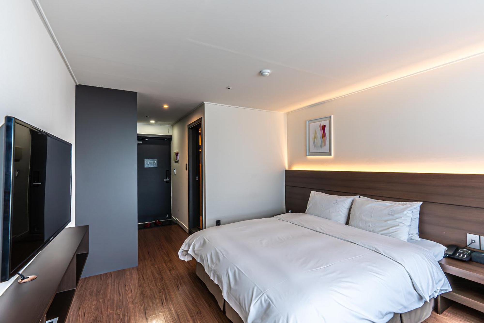 Hotel The Grang Jungmun Seogwipo Exterior photo