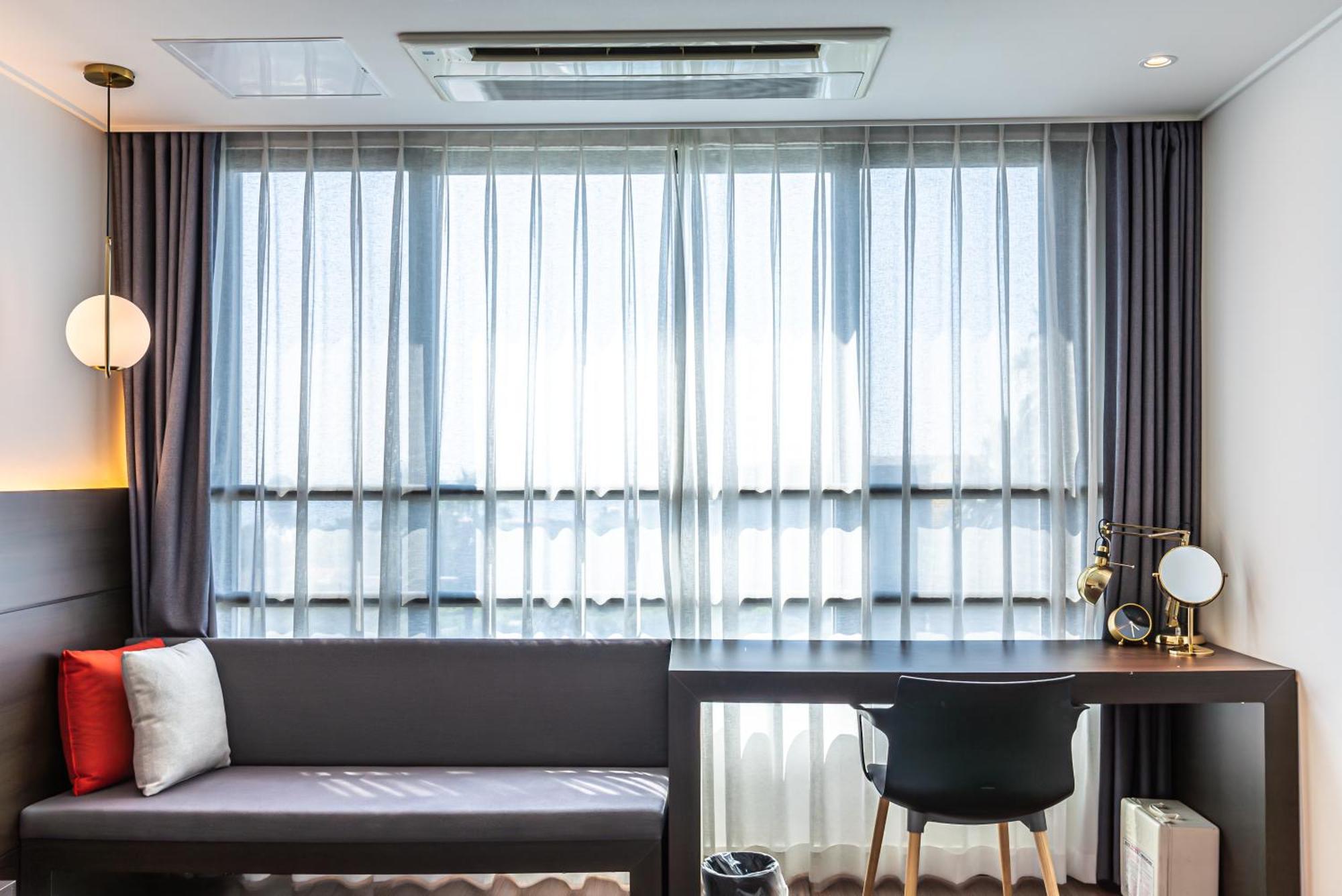 Hotel The Grang Jungmun Seogwipo Exterior photo